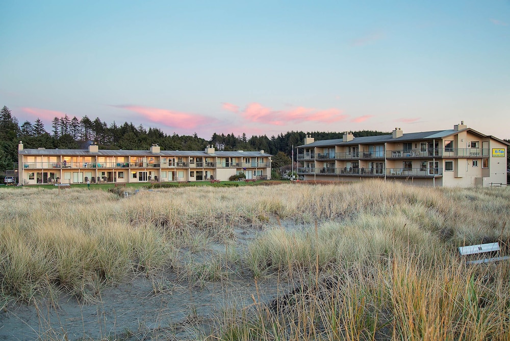 Hi Tide Ocean Beach Resort - photo 45