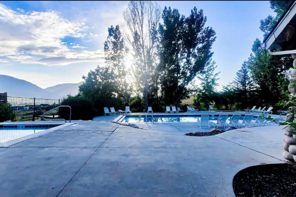 Creed’s Ski And Golf in Eden, United States