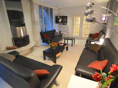 Family Villa W Trampoline Pool 21704190 — Doornspijk