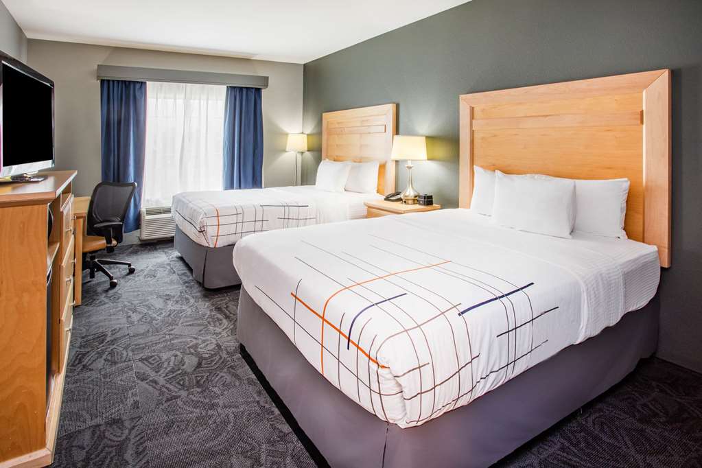 La Quinta Inn & Suites by Wyndham Rochester Mayo Clinic S - photo 25