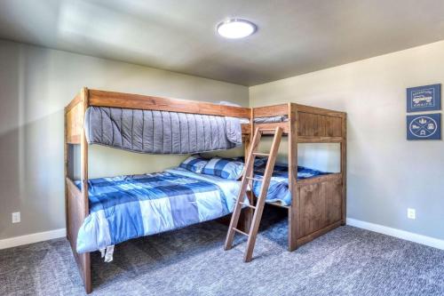 Sunset Ridge - carbon neutral hotel in Lead