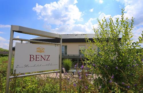 BENZ Weingut & Weinhotel — hotel in Lauda-Konigshofen
