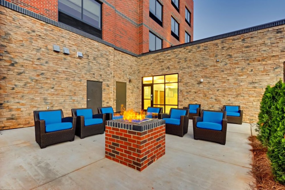 Holiday Inn Express & Suites Winston Salem Sw Clemmons by IHG - photo 38
