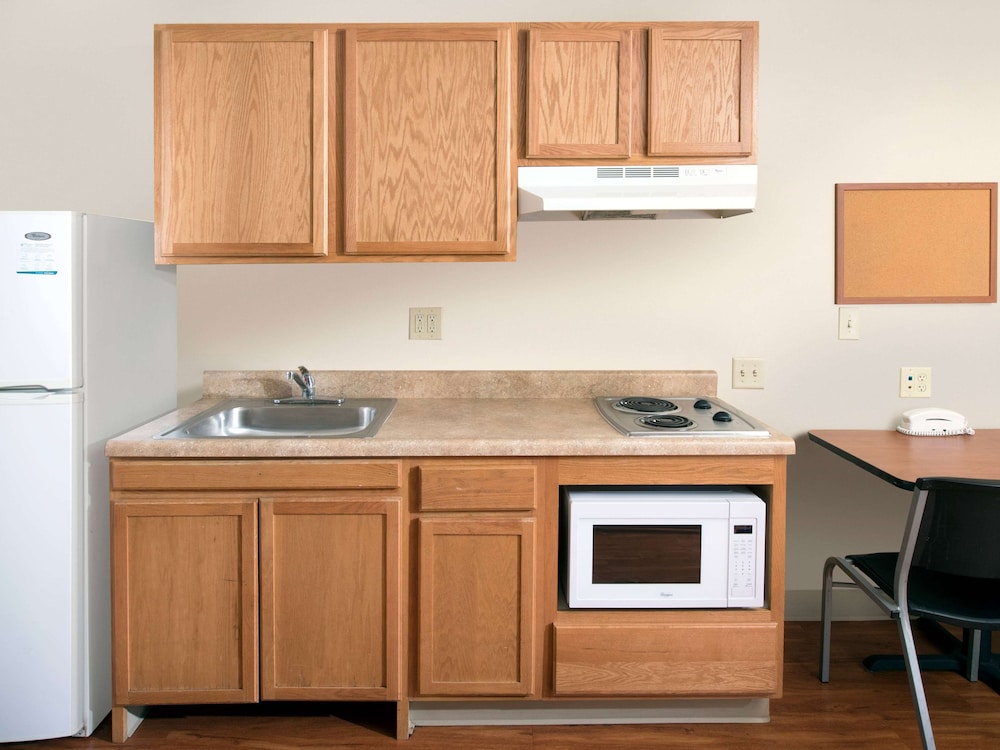 Extended Stay America Select Suites Fayetteville Cliffdale - photo 36