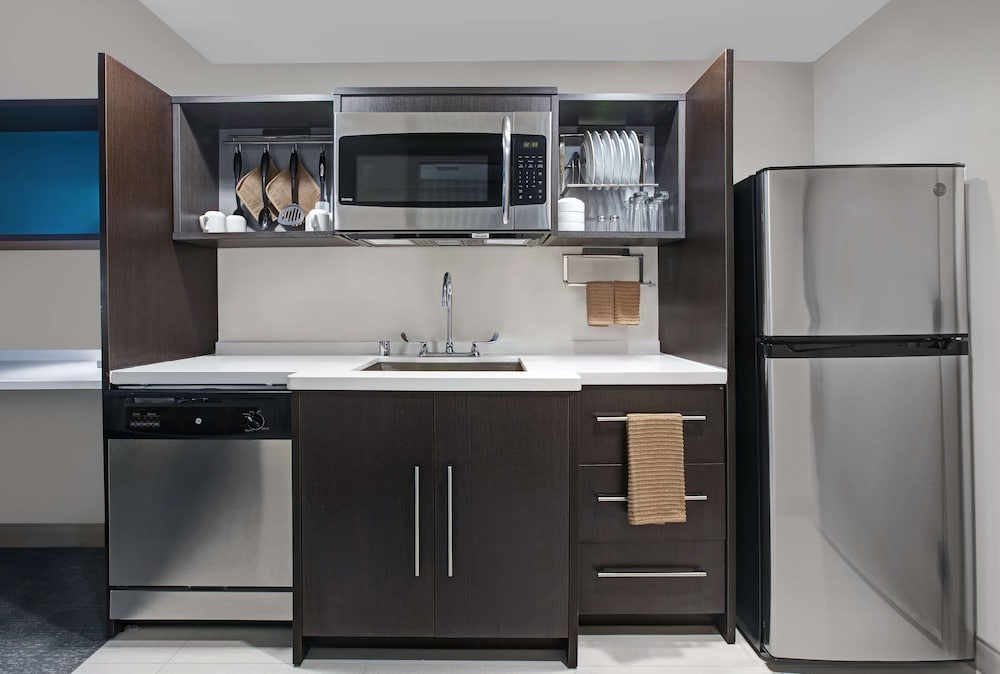 Home2 Suites by Hilton Milwaukee Downtown - photo 22