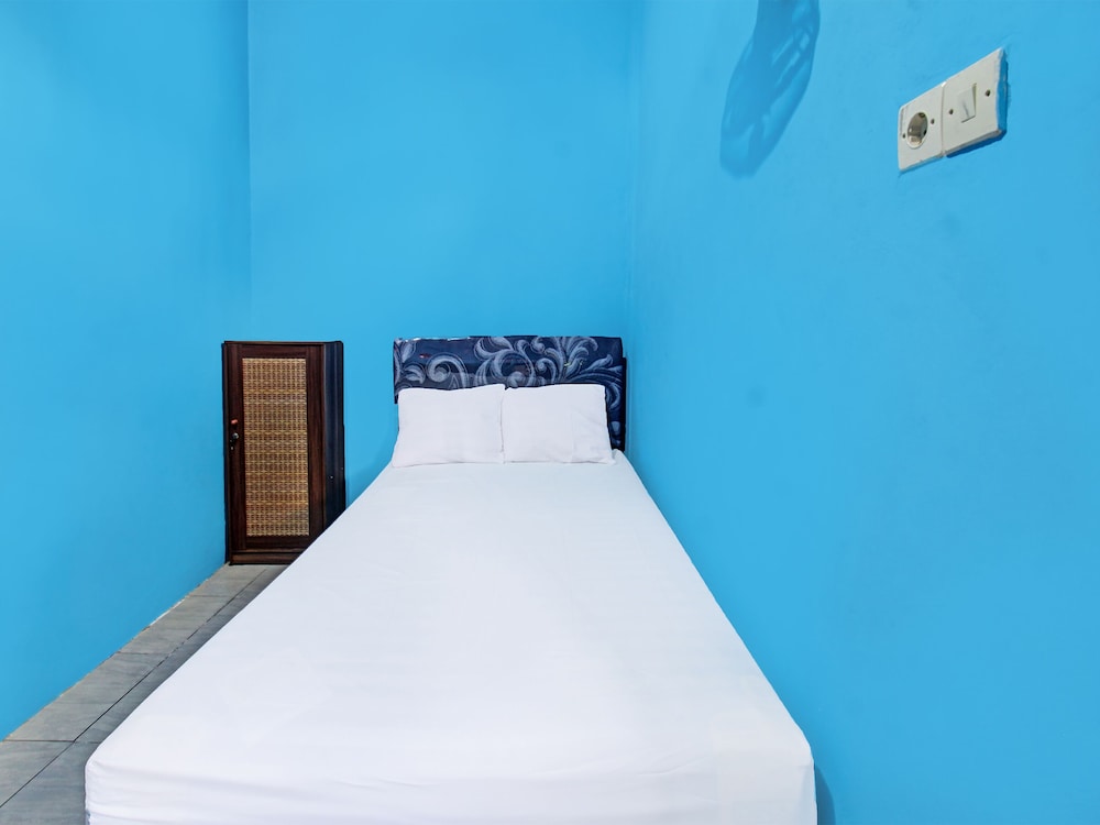 Spot On 91811 Rumah Inap Bunda Nurhayati in Praya, Indonesia