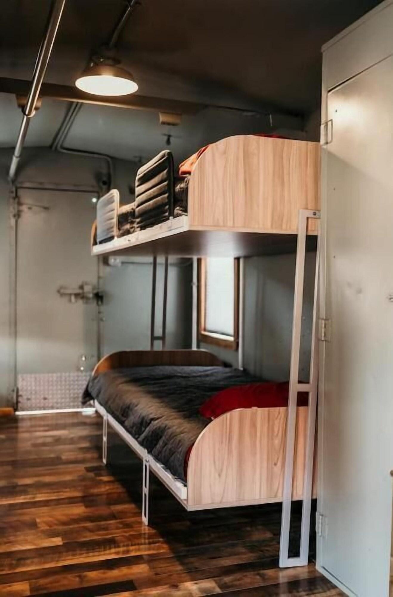 Bourbon Trail: Caboose on the Farm — hotel in Lawrenceburg
