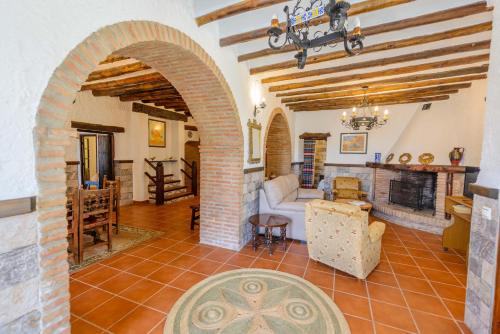 Holiday Home El Pilarillo Piscina Compartida — 4-Star Luxury Hotel in Alcaucin, Spain