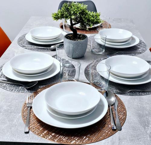 LushStay Telford Families Contractors & Group of Friends long term stay in Telford, United Kingdom