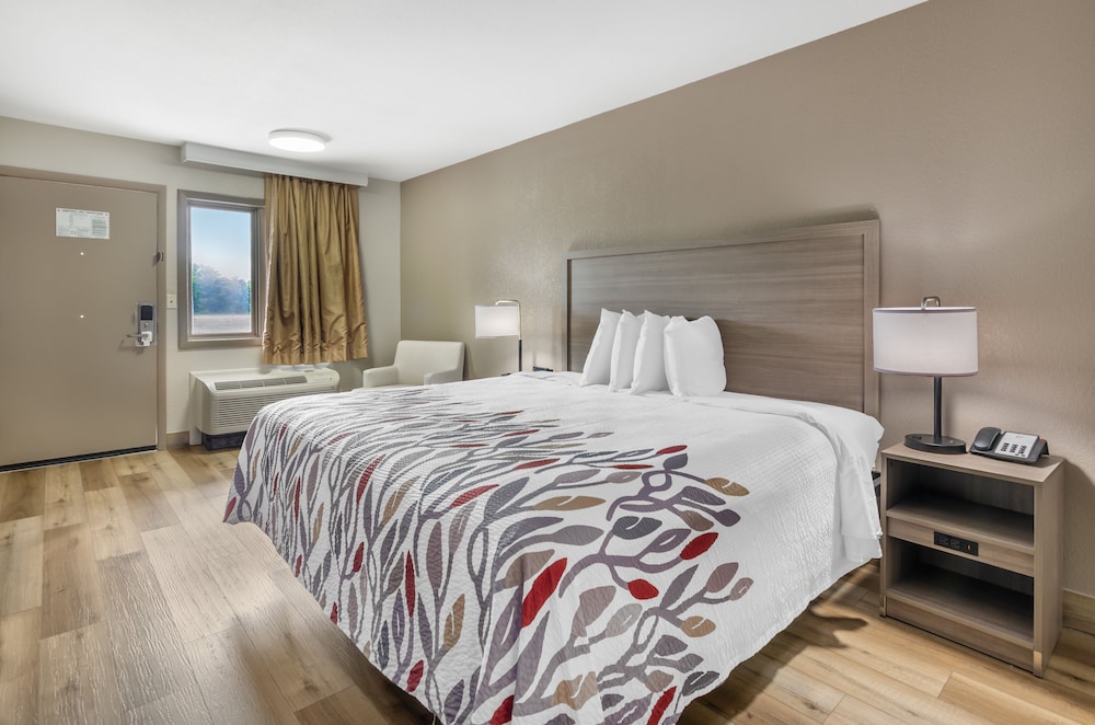 Red Roof Inn Staunton - photo 8
