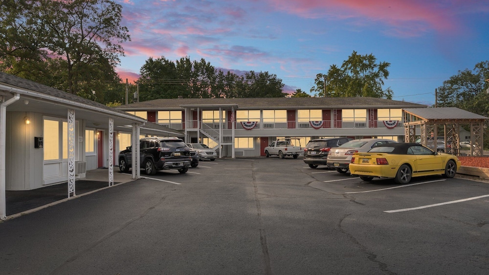 Grand Traverse Motel - photo 47