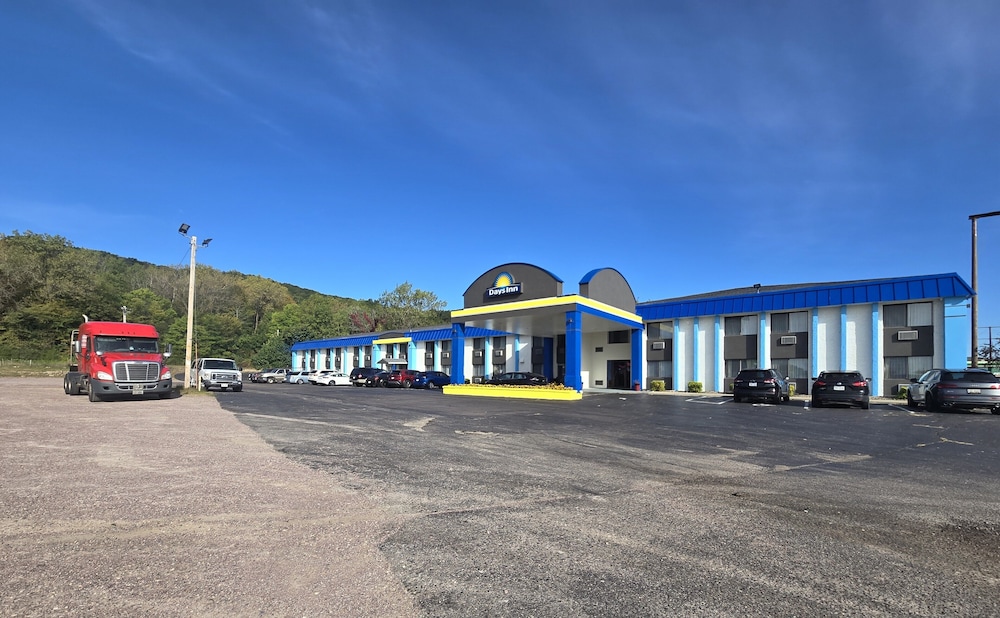 Days Inn by Wyndham Portage Cascade Mountain area - photo 88
