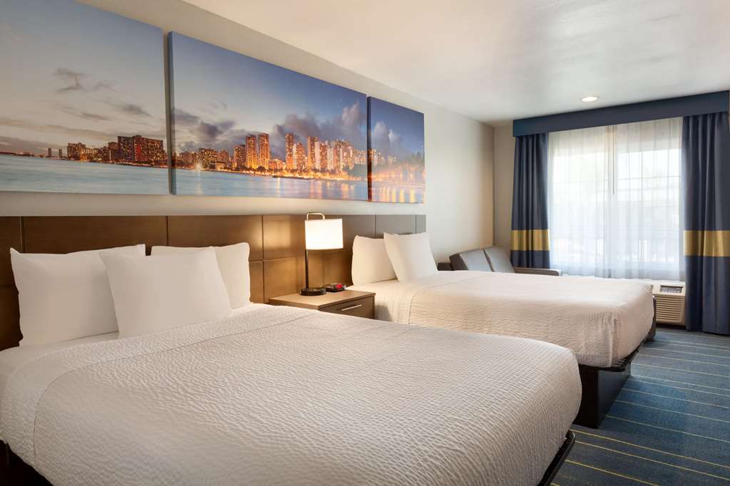 Days Inn & Suites by Wyndham Anaheim At Disneyland Park - photo 21