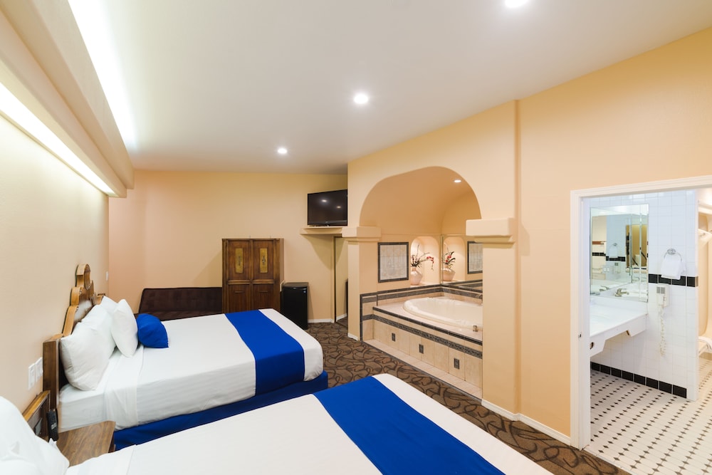 Colony Inn - photo 8