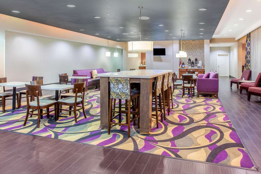 La Quinta Inn & Suites by Wyndham Luling - photo 27