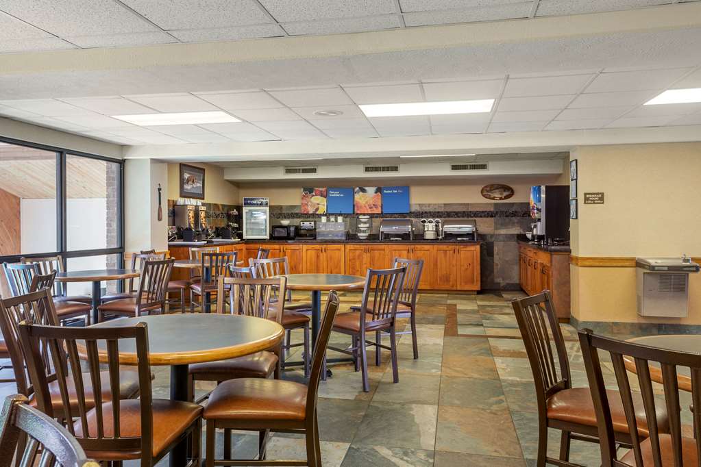 Comfort Inn at Thousand Hills - photo 36