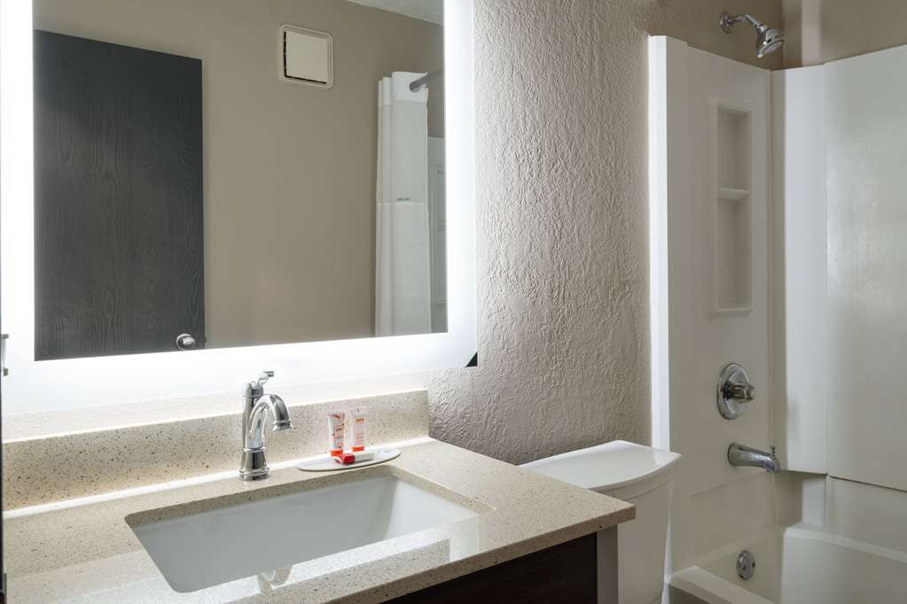 Super 8 by Wyndham Merrillville - photo 31