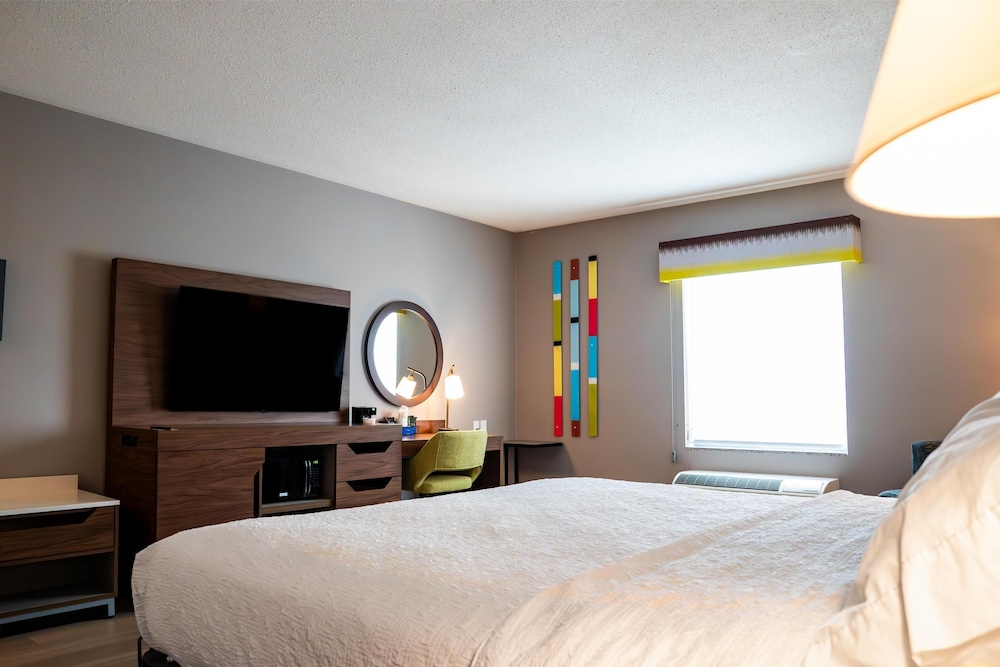 Hampton Inn Turnersville - photo 16