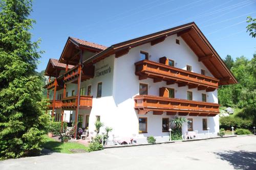 Aparthotel Alpenpark — hotel in Kochel