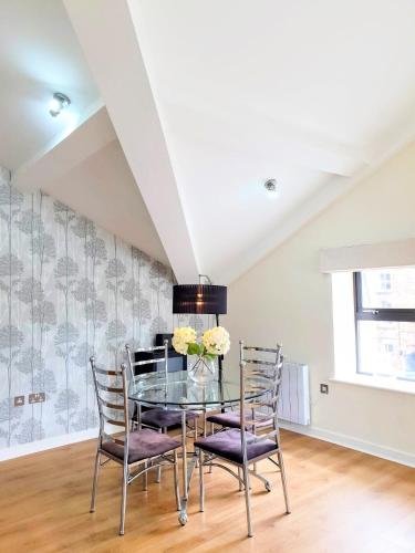 The Penthouse At Regent House Light And Airy Top Floor With Lift Access 1 Bedroom En Suite Luxury Apartment Ultra Central Location