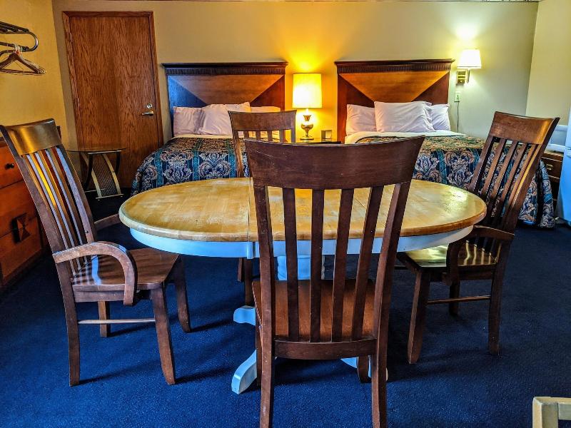 Knights Inn Thomson - photo 16