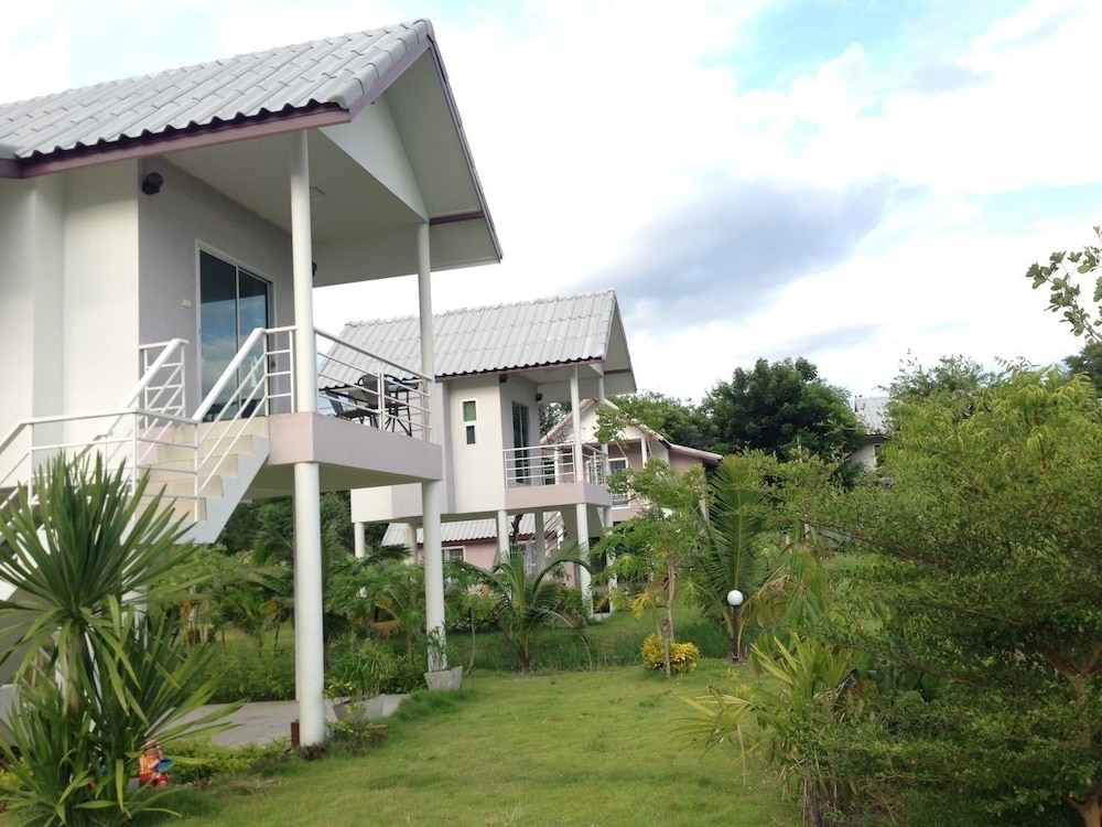 Baansuan Keb Tawan Resort in Lop Buri, Thailand