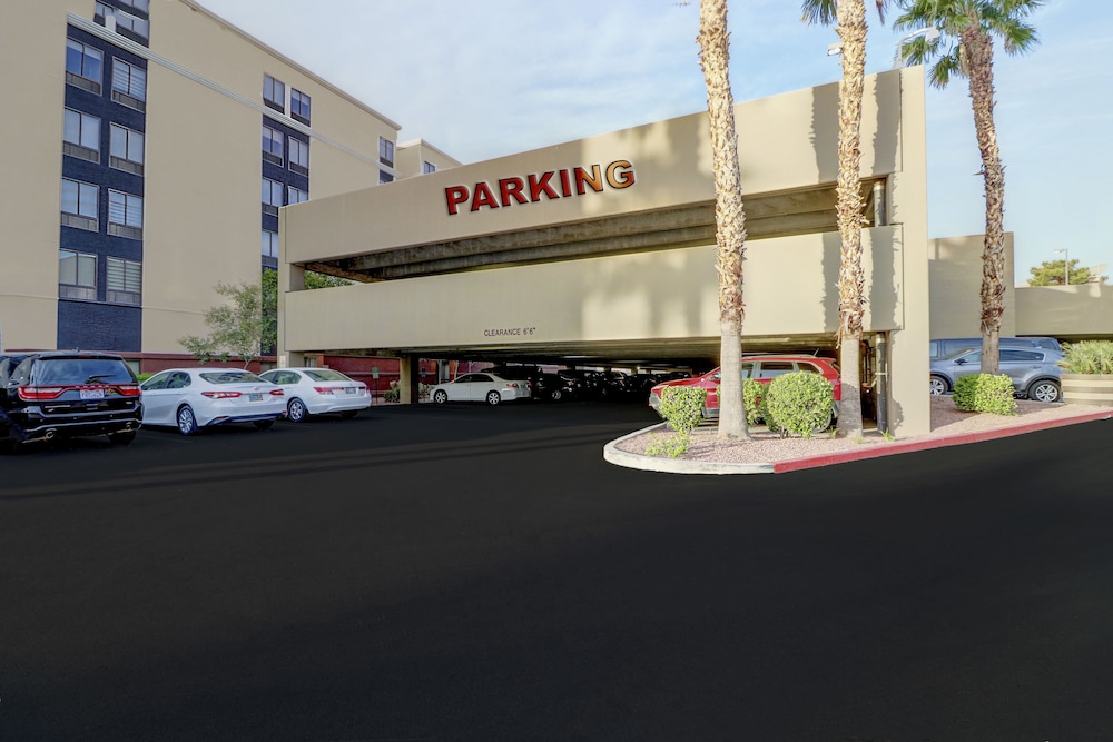 Hampton Inn Tropicana - photo 74