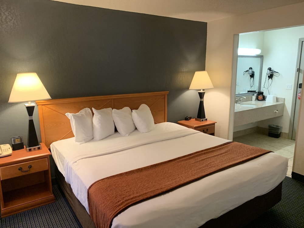 Brentwood Inn - photo 21