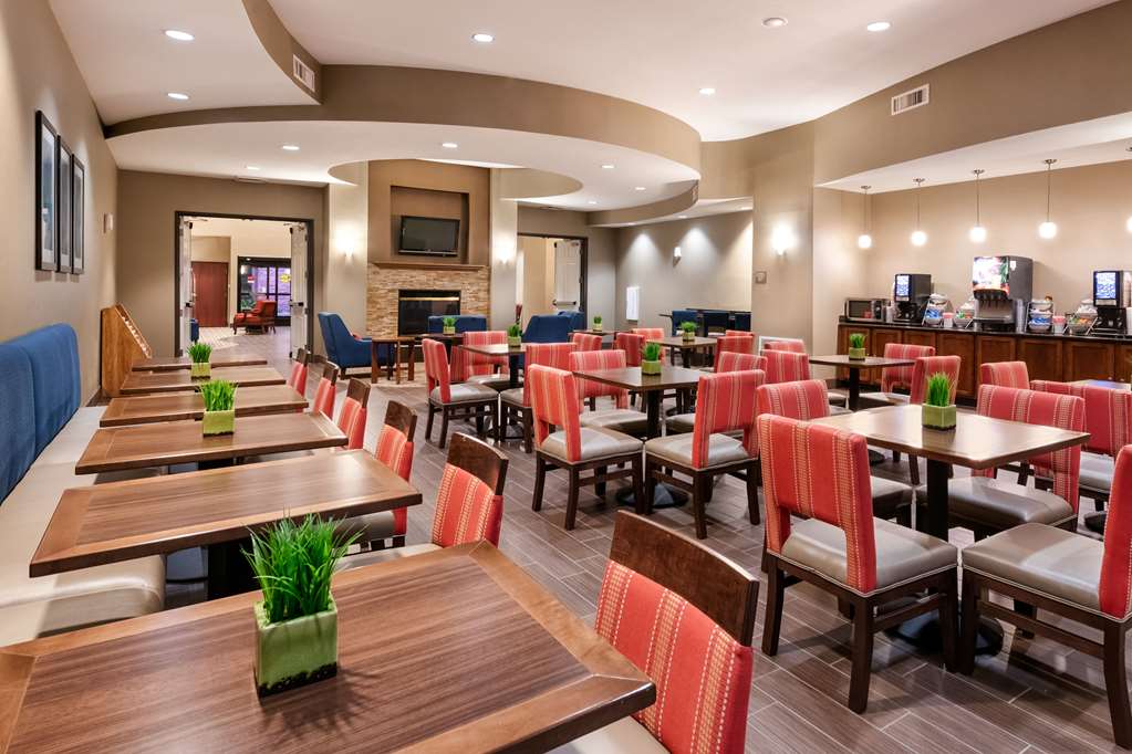 Comfort Suites Goodyear West Phoenix - photo 70