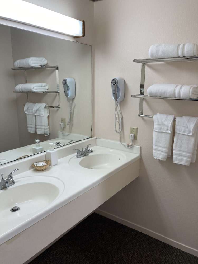Coast Riders Inn - photo 84