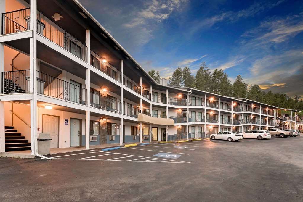 Super 8 by Wyndham Keystone Mt. Rushmore — hotel in Keystone