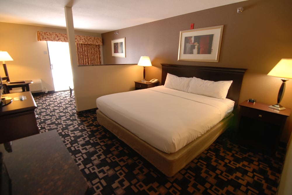 Express Suites Riverport Inn & Suites - photo 15