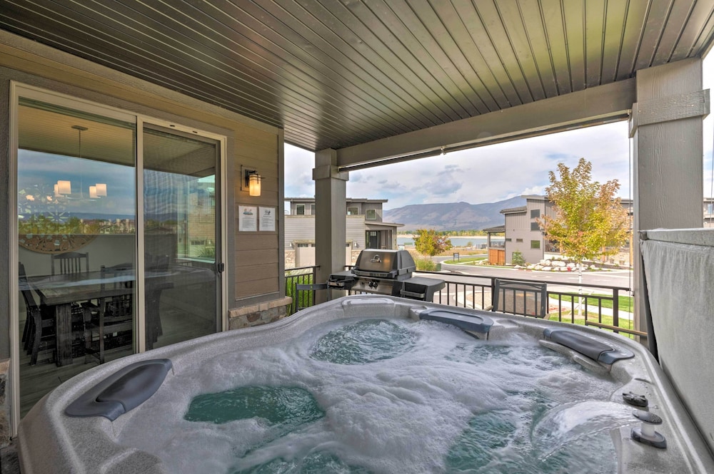 Modern Huntsville Resort Retreat with Deck And Hot Tub - photo 20