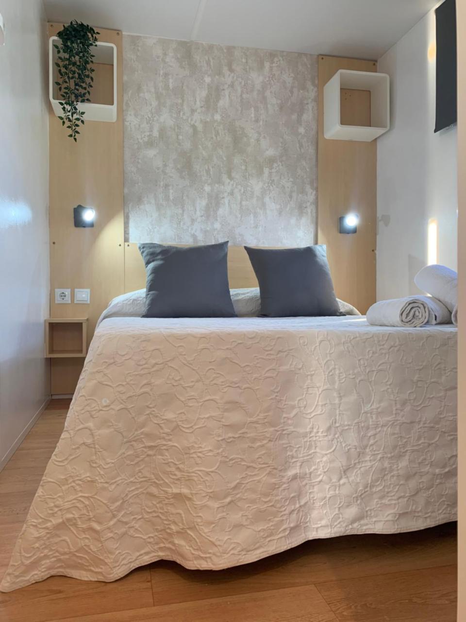 Palmar a Tres Minutos Andando de la Playa No Grupos — 4-Star Luxury Hotel in Vejer De La Frontera, Spain