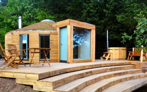 Otter Eco Bothy with Hot Tub in Castle Douglas, United Kingdom