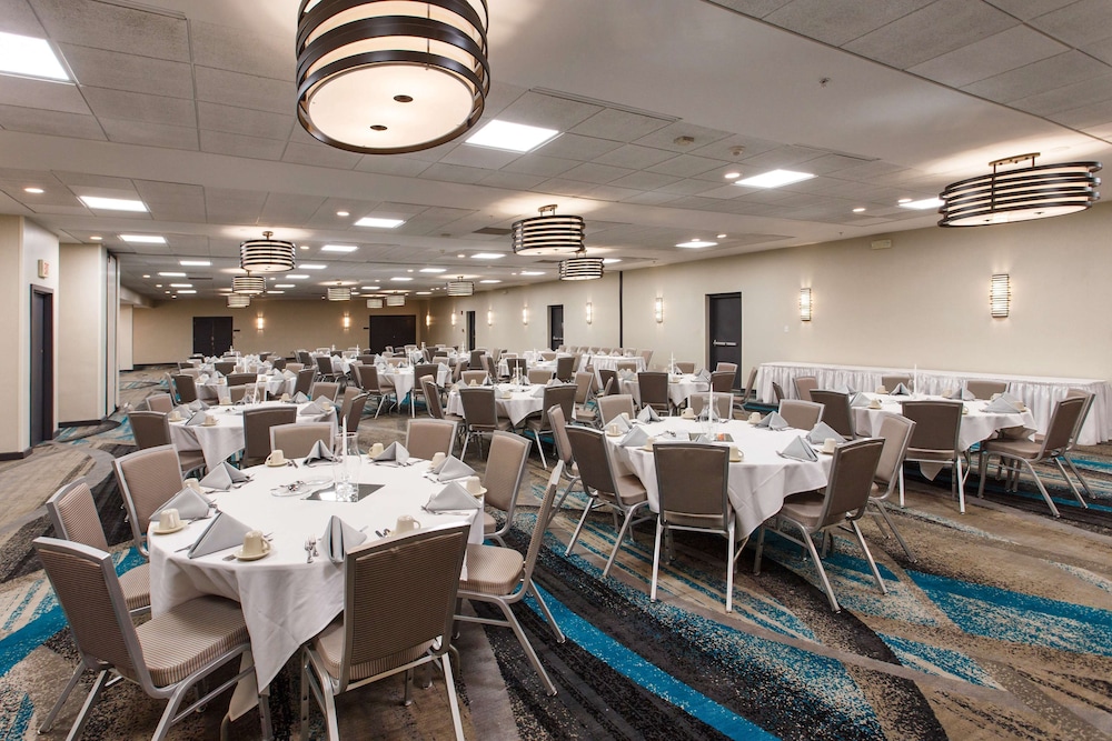 DoubleTree by Hilton Neenah - photo 54