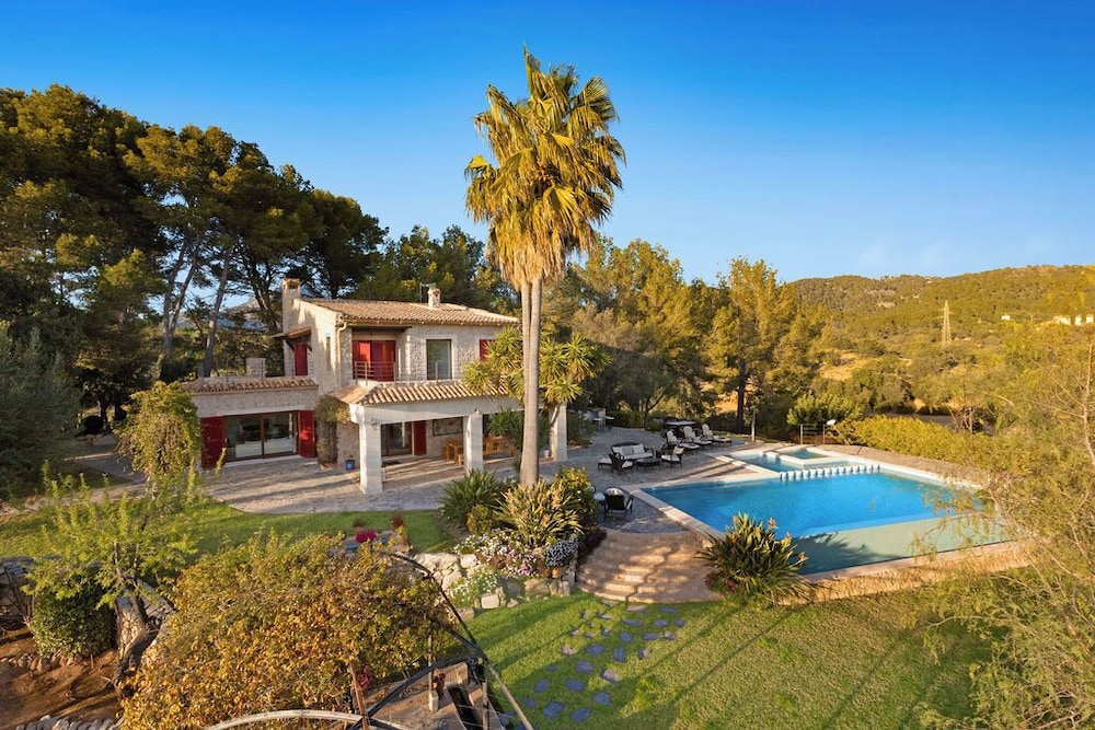 Villa Finca Estel — 4-Star Luxury Hotel in Calvia, Spain