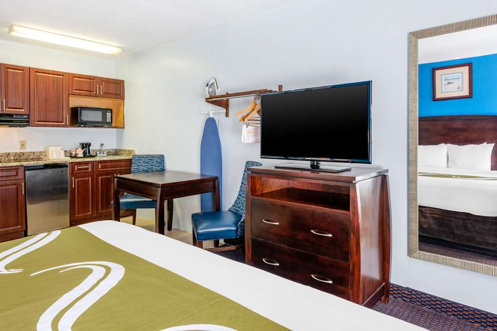 Quality Inn Sarasota North Near Lido Key Beach - photo 26