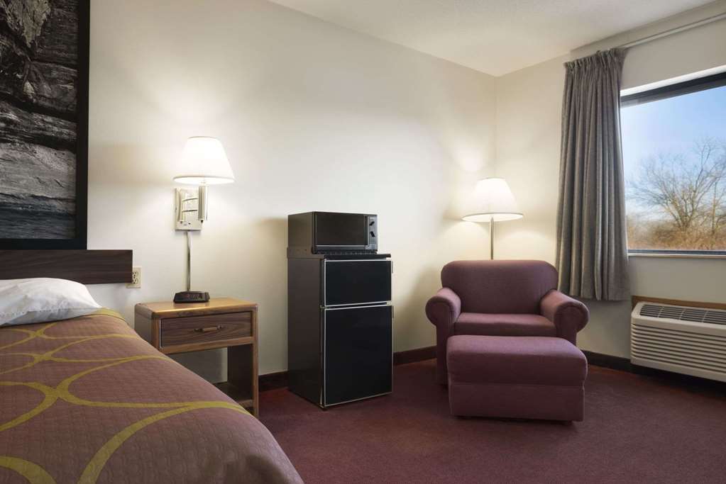 Super 8 by Wyndham Danville - photo 8