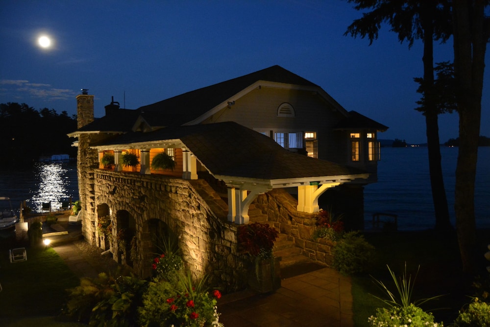 Boathouse Waterfront Lodging - photo 41