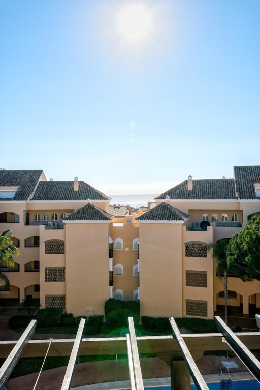 Romana Playa Apartamento Elviria — 4-Star Luxury Hotel in Marbella, Spain