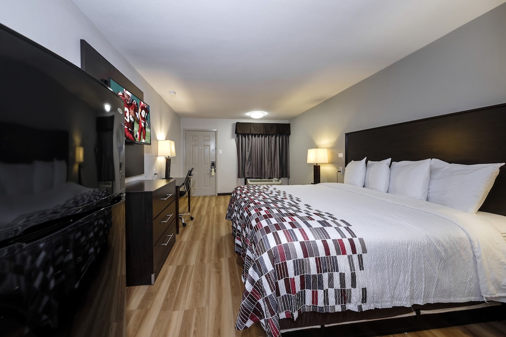 Red Roof Inn Arlington Entertainment District - photo 8