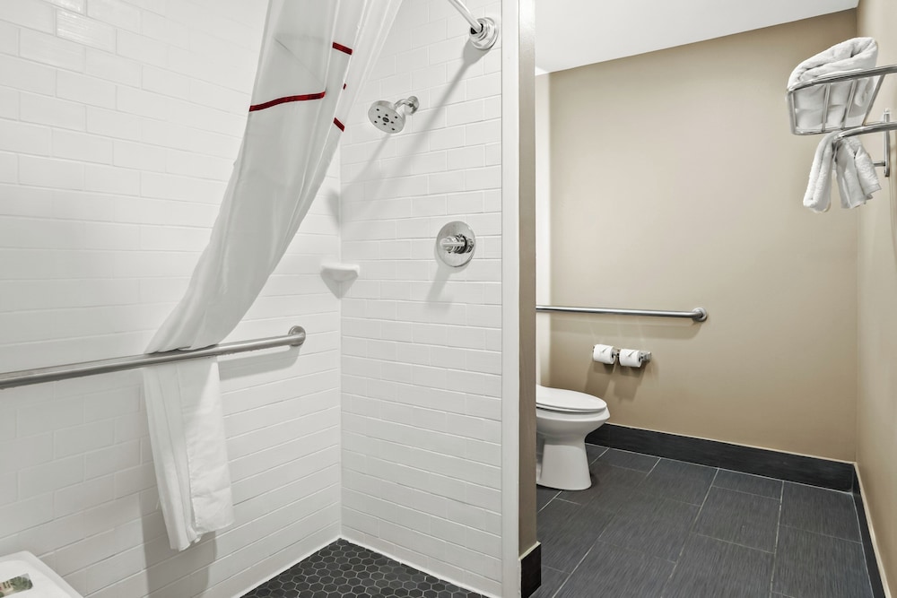 Red Roof Inn & Suites Euless DFW Airport Southwest - photo 27