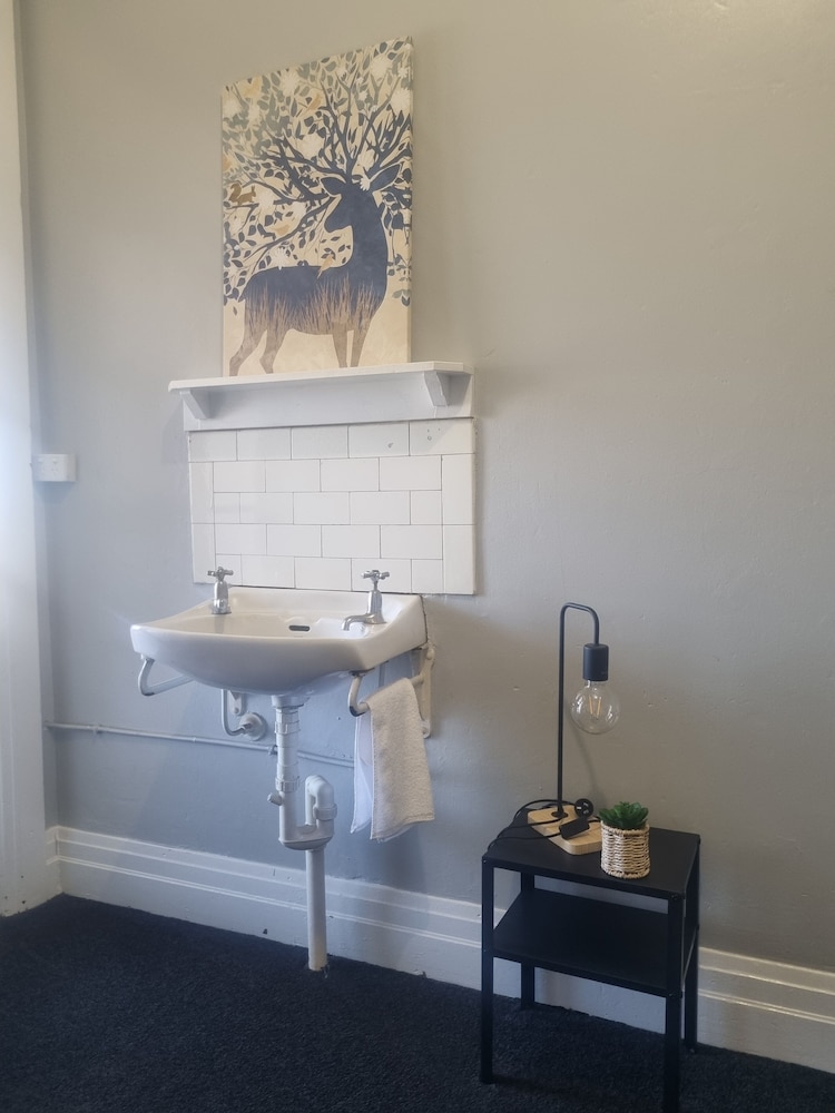 Commercial Hotel — Young — photo 4