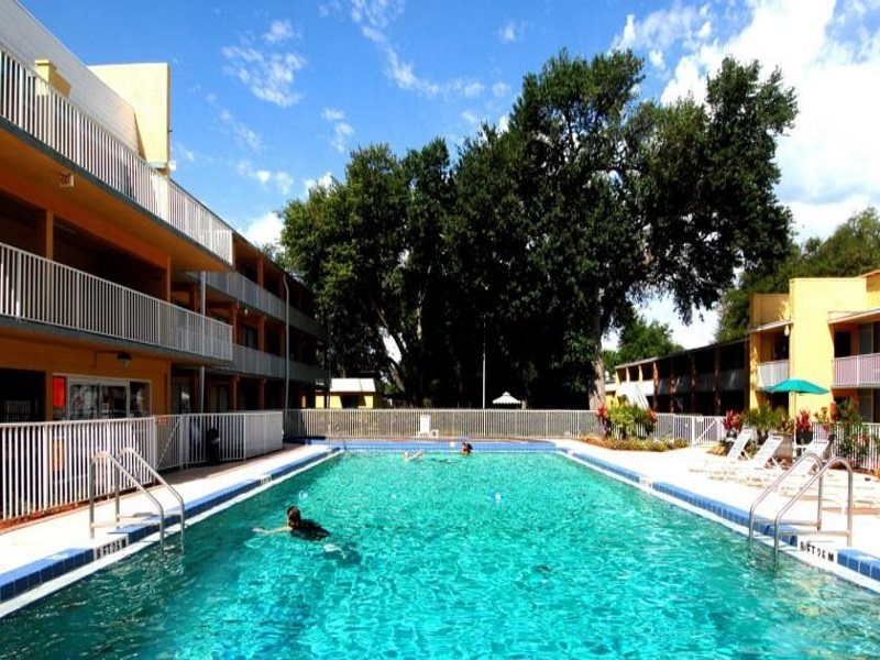 Howard Johnson Inn Tropical Palms Kissimmee - photo 9