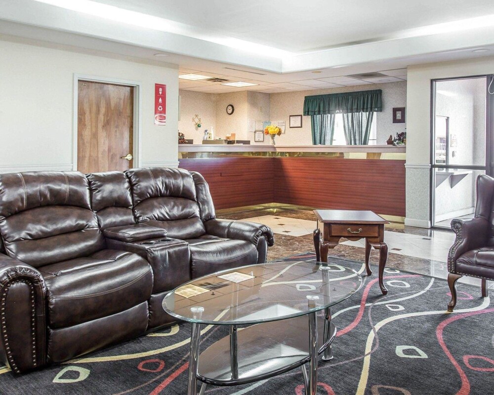 Econo Lodge Inn & Suites Marietta near Dobbins ARB - photo 3