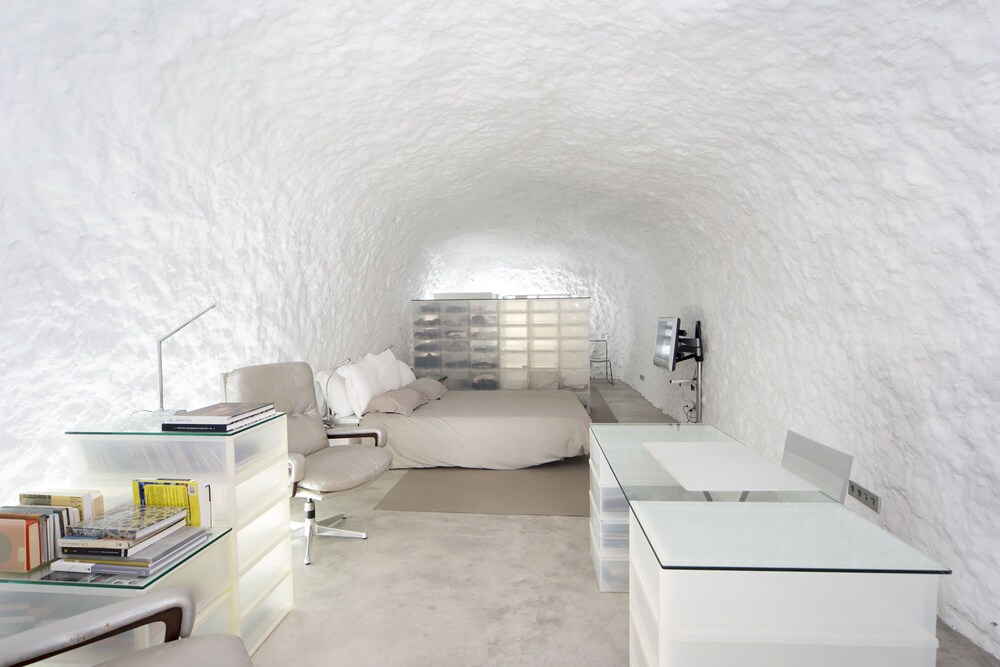 Cuevas del Cohetero Sacromonte — 4-Star Luxury Hotel in Granada, Spain