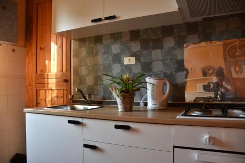 Apartment Lisema — 4-Star Luxury Hotel in Peschiera Del Garda, Italy