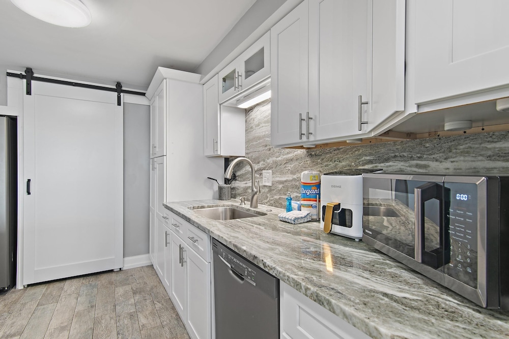 Shoreline Towers 3033 - photo 9
