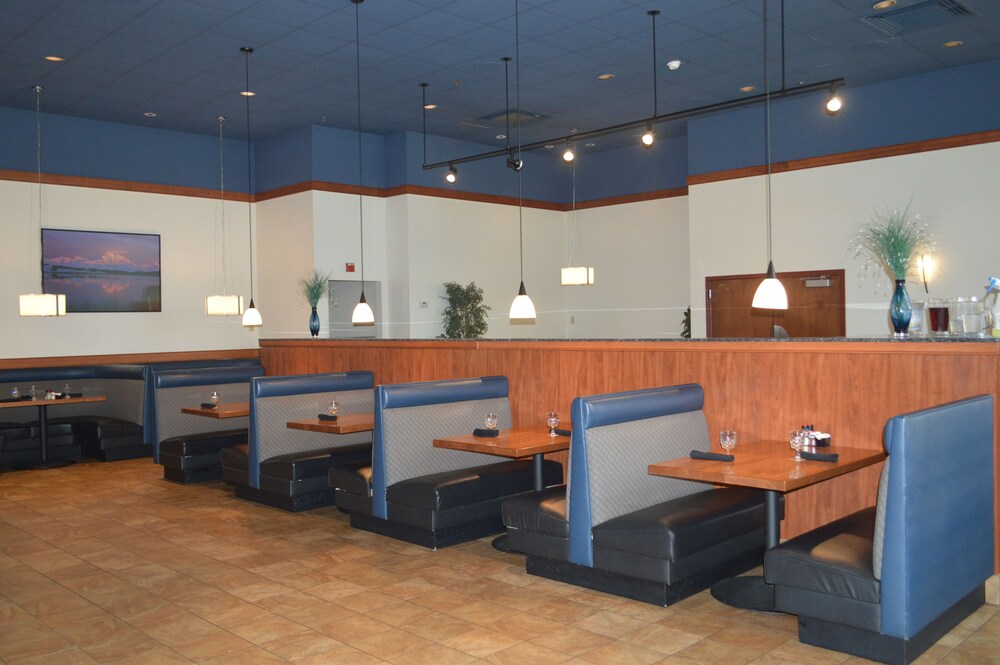 North Baltimore Plaza Hotel - photo 36